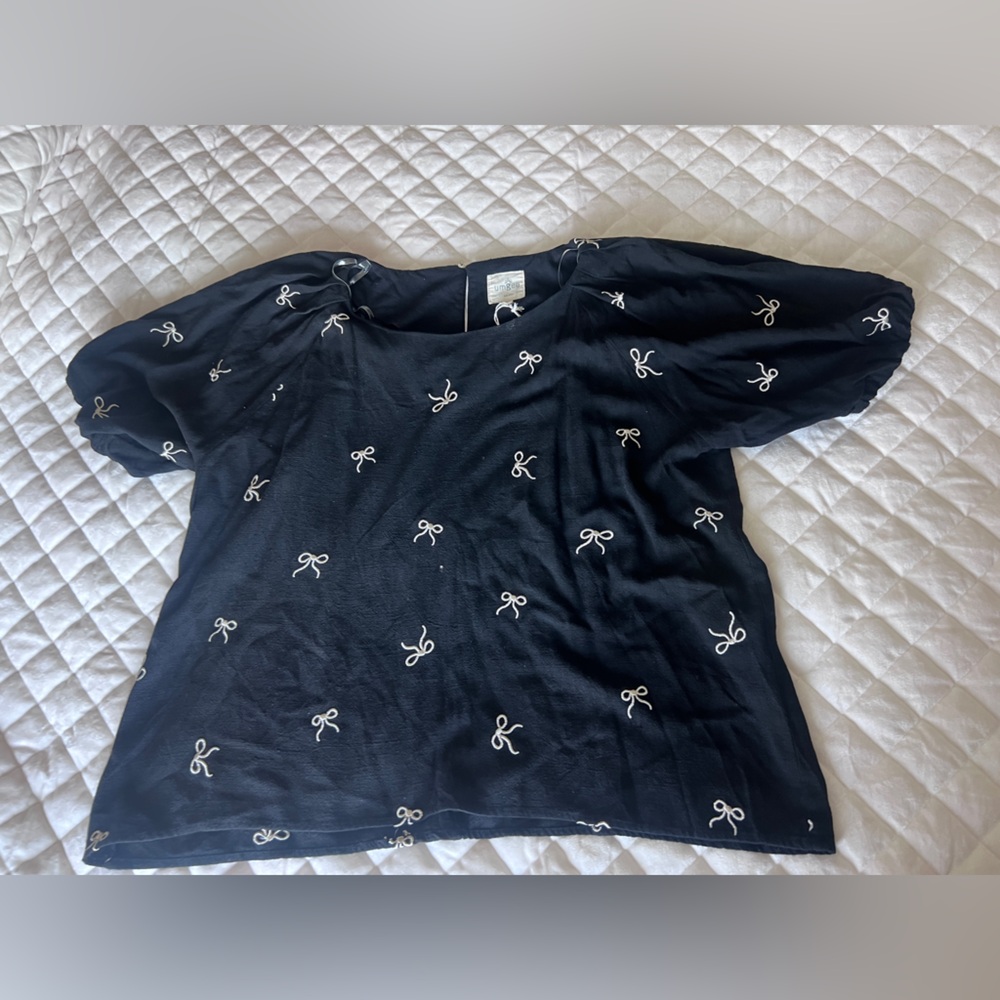 Umgee Black Blouse with Embroidered Bows 1X NWT